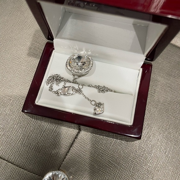 Swarovski Crystal Necklace - Picture 3 of 5